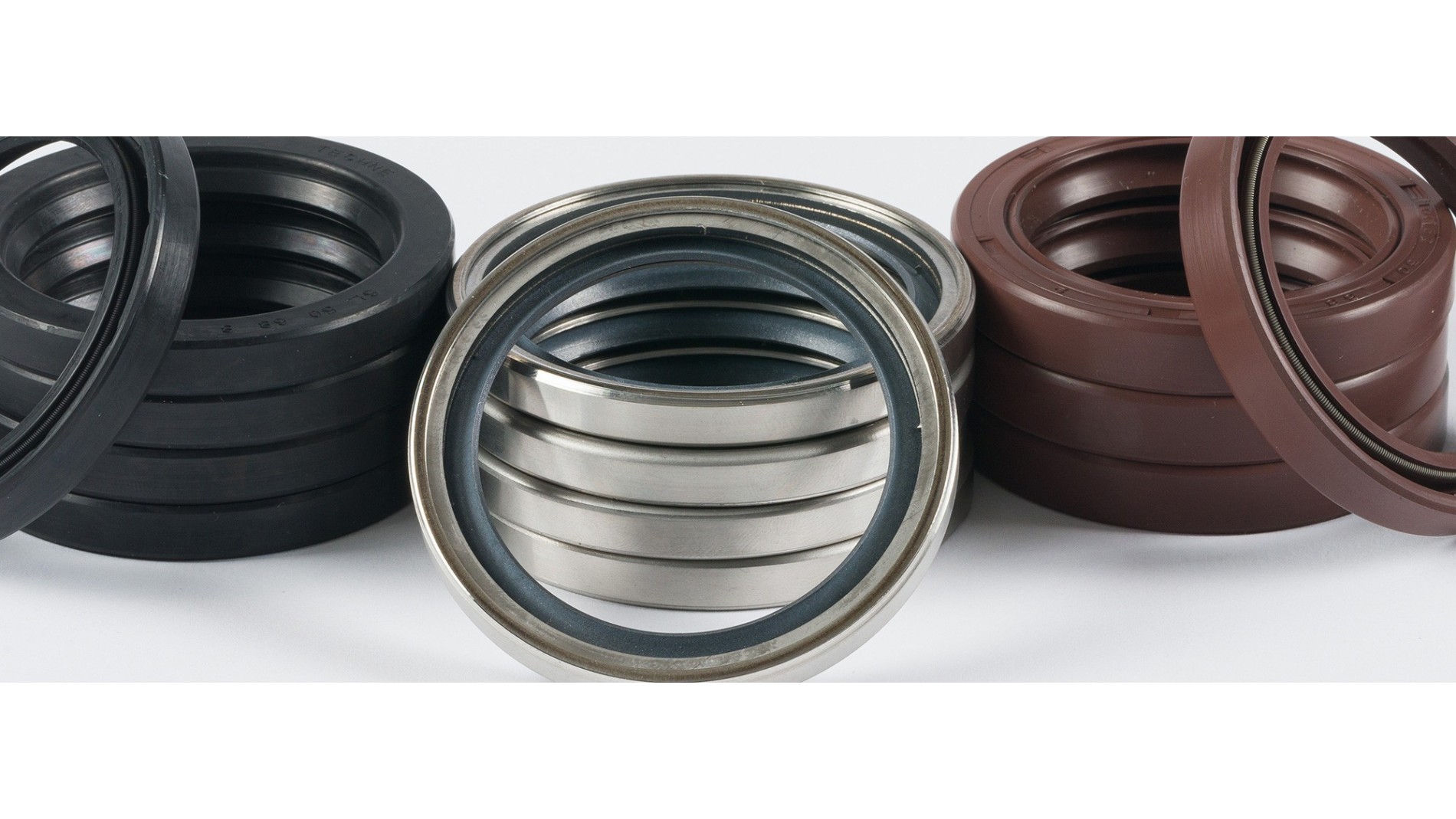 Metal-cased oil seal with dust lip (BC)